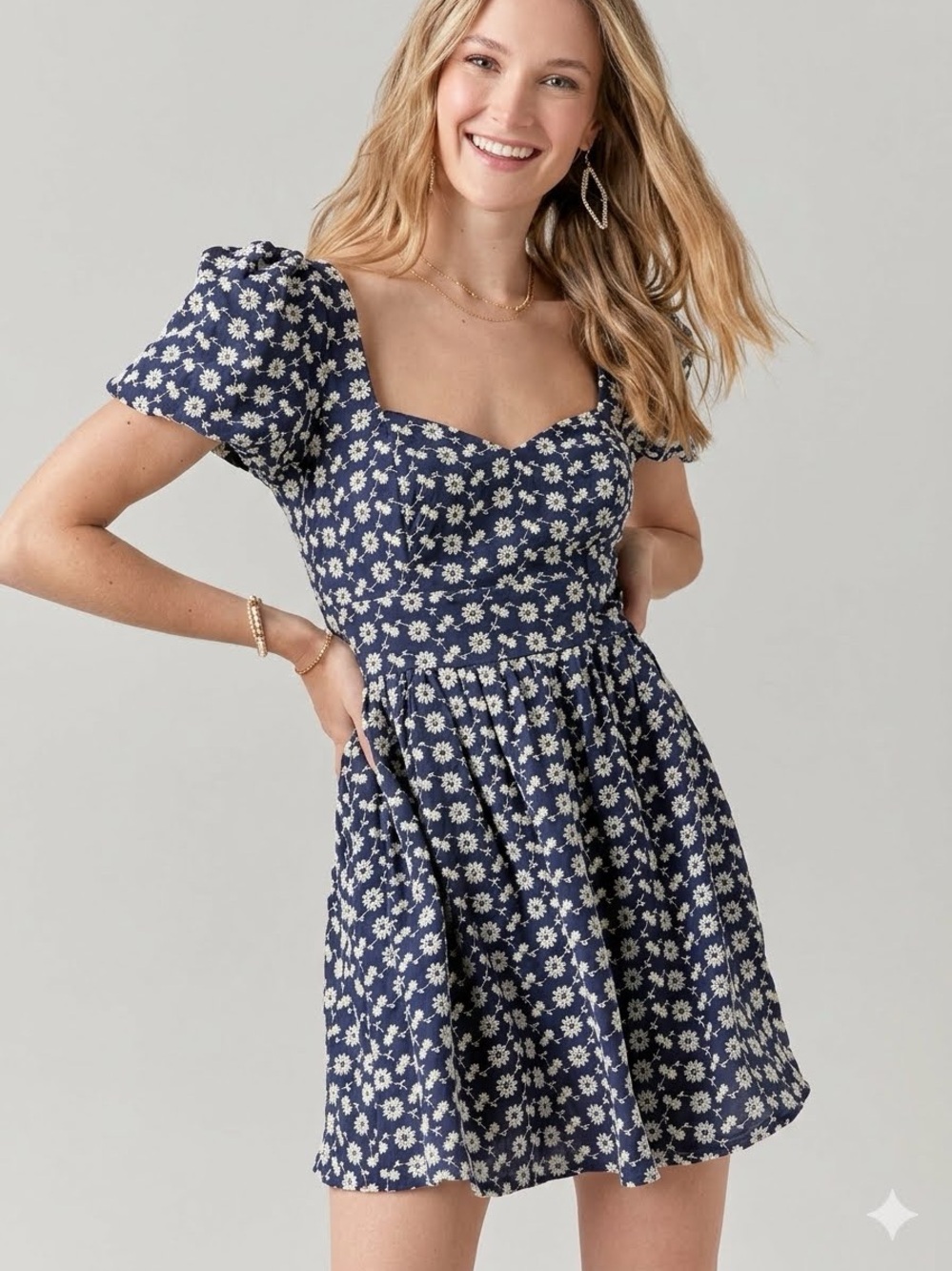 Altar'd State Lillian Floral Embroidered Sweetheart Mini Dress Size M Navy Blue